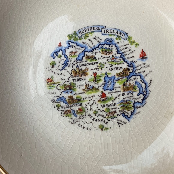 Prince William 22k gold rim trinket dish - Picture 4 of 4